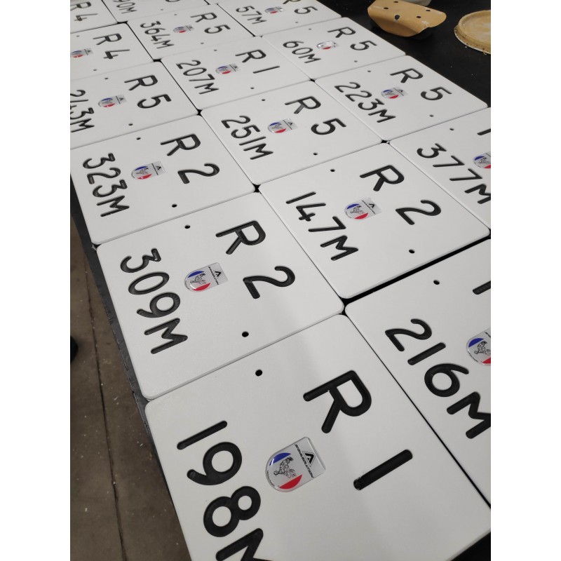 Plaque au sol blanche