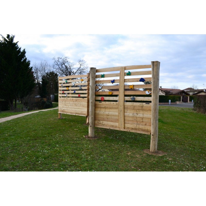 Aire de jeu en robinier massif et pehd pour les décors