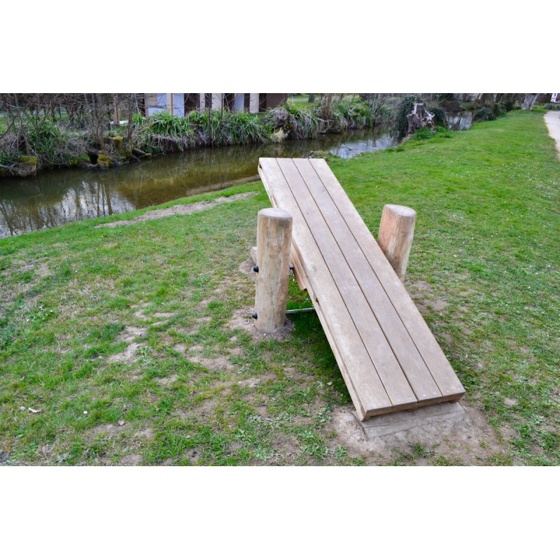 Jeu d'équilibre avec bascule