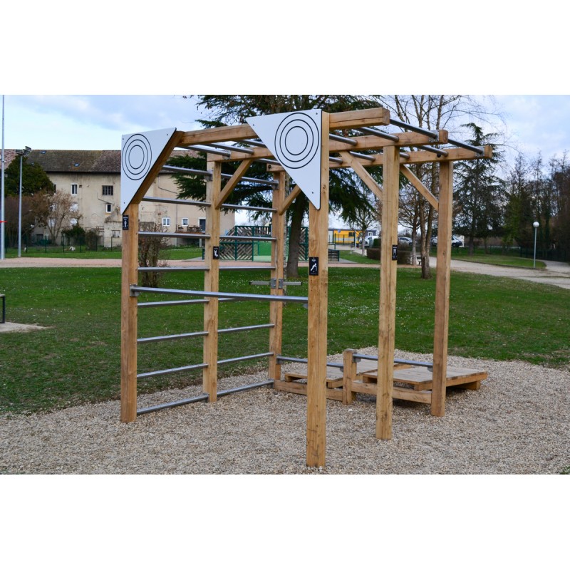 mobilier sportif en robinier massif et inox