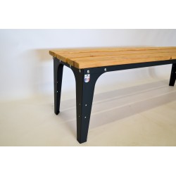 mobilier extérieur en acier et chêne