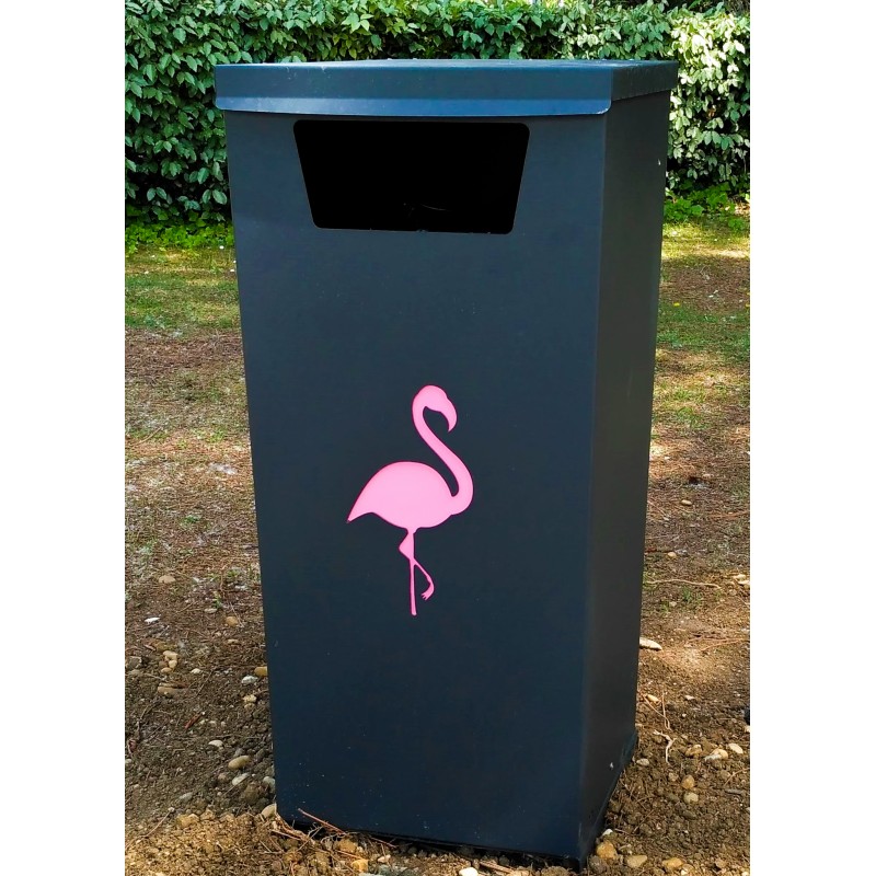 Poubelle fabriqué en acier