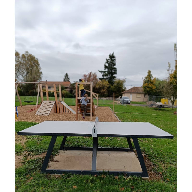 Table ping-pong acier et résine compact