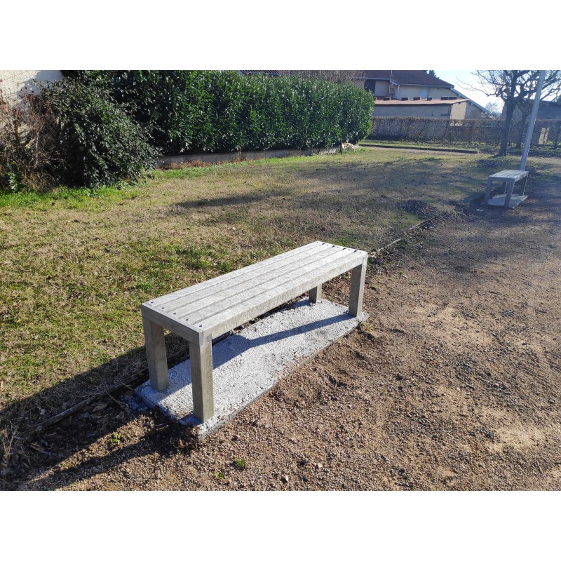 Banc solide et durable