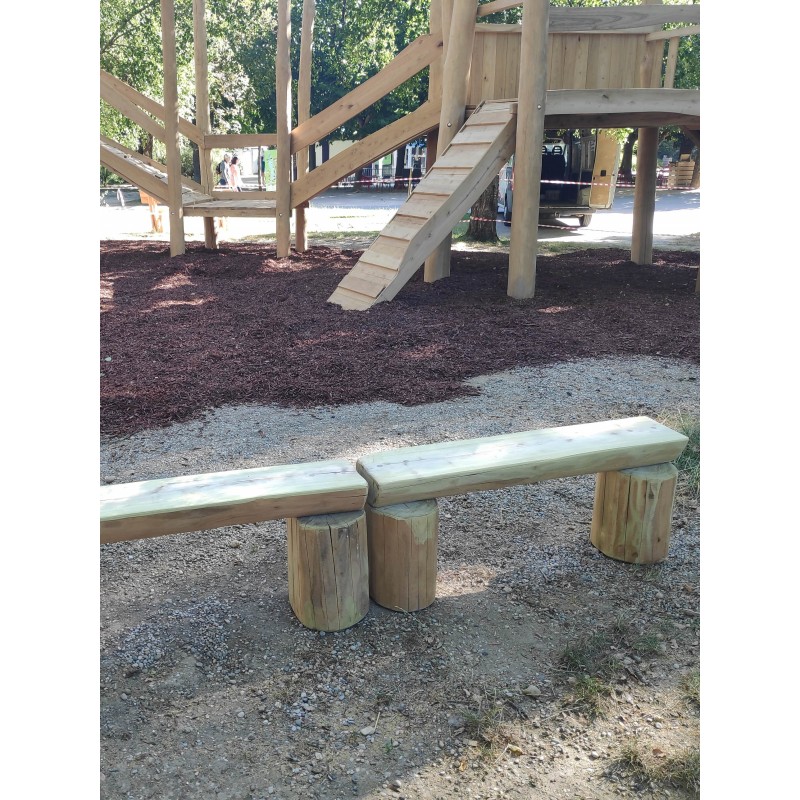 Banc vertical en robinier massif