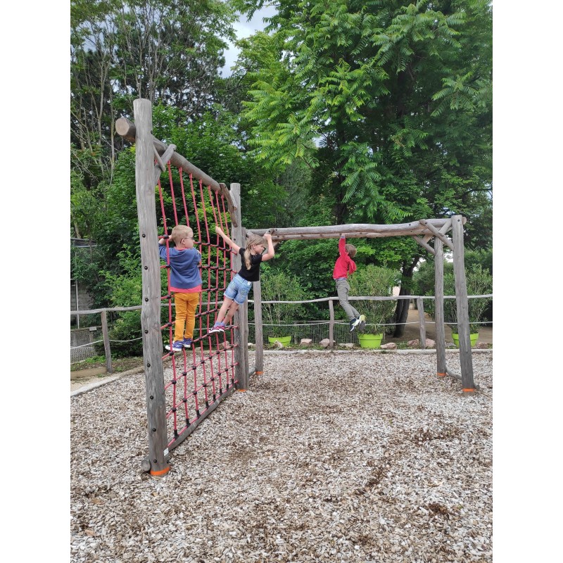 Jeu et parcours de grimpe en robinier